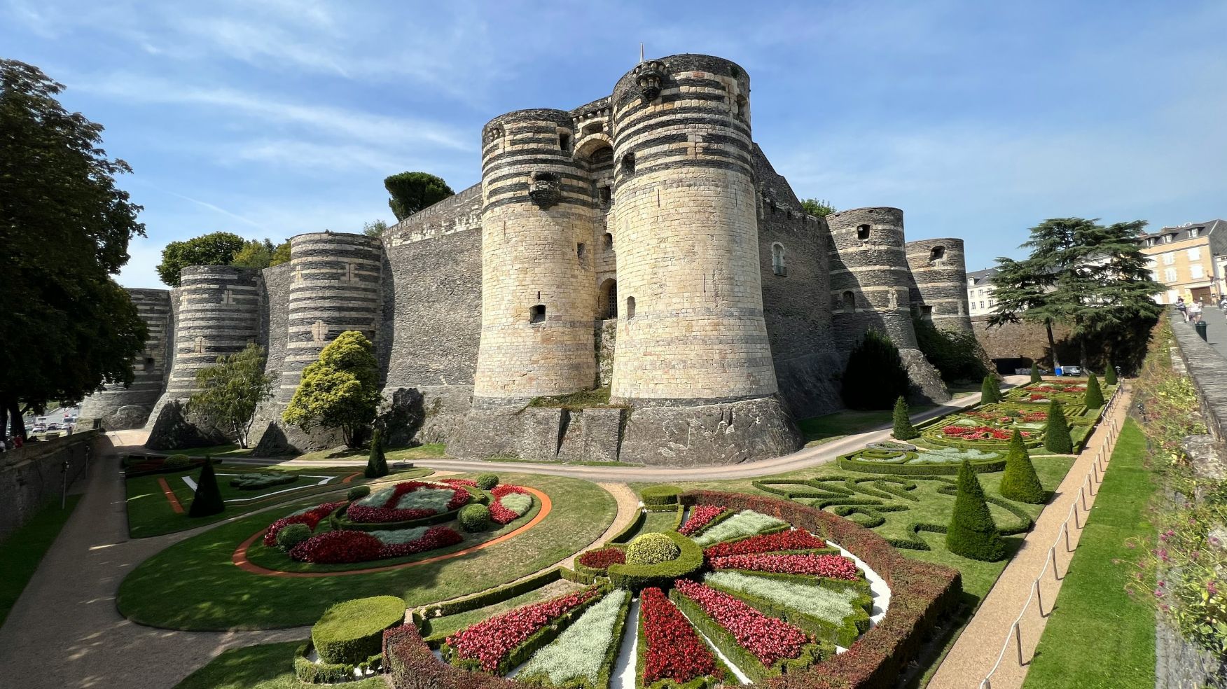 angers-ecole-de-commerce-ipac-bachelor-factory
